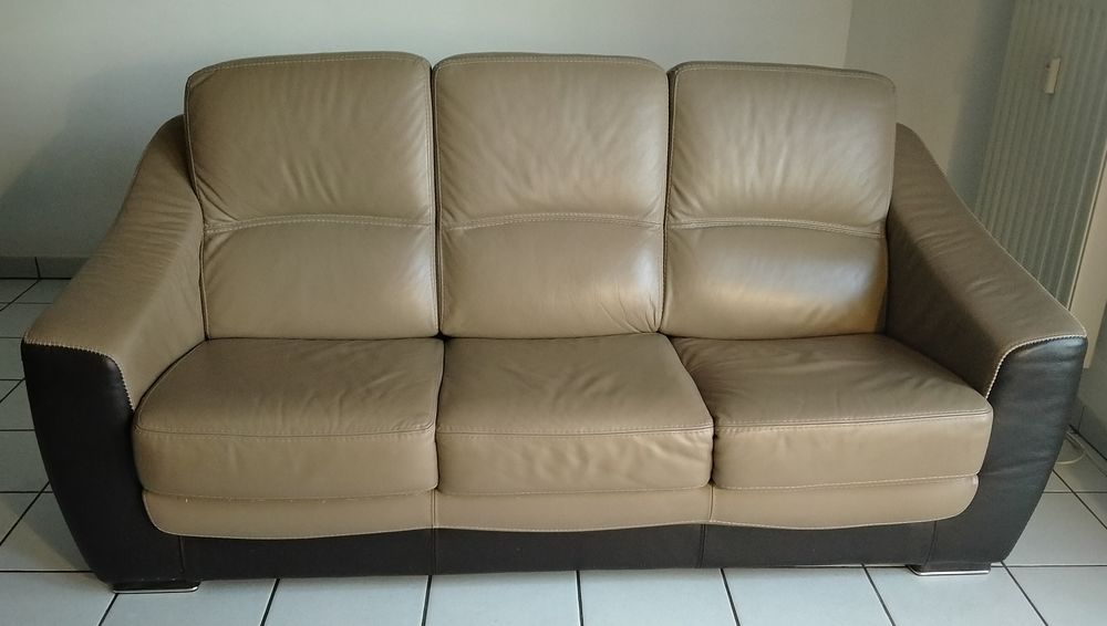 mon canap� 3 places en cuir 250 Rouen (76)