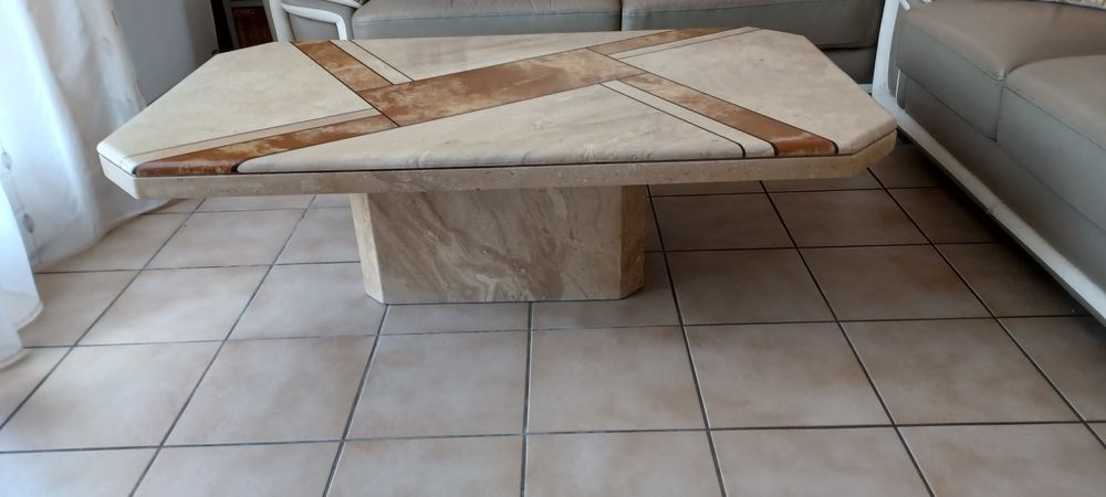 Canapé 2,3 places.cuir. table basse en marbre 300 Gurgy (89)