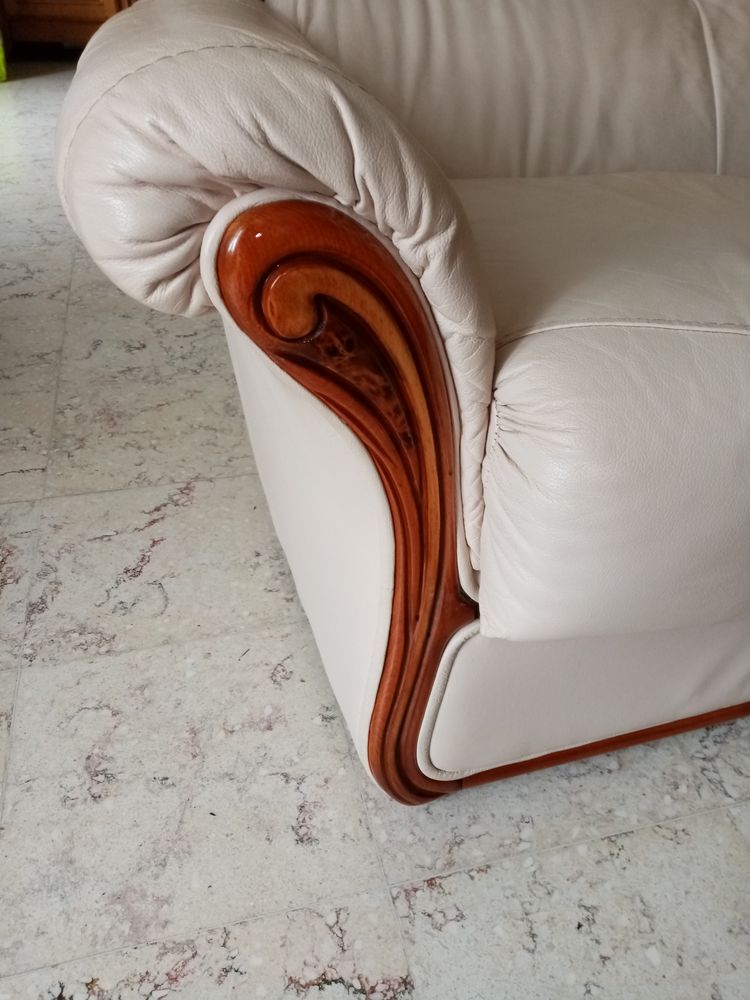 canap� 2 places en cuir beige non convertible 200 Le Gu�-de-Longroi (28)