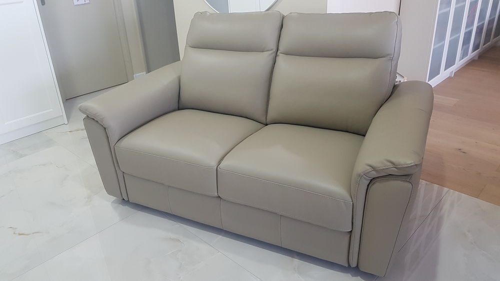 Canap� 2 places Cuir Neuf Poltronesofa 800 Le Bourget (93)