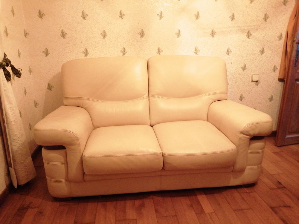 canap� 2 places cuir ecru 0 Saujon (17)