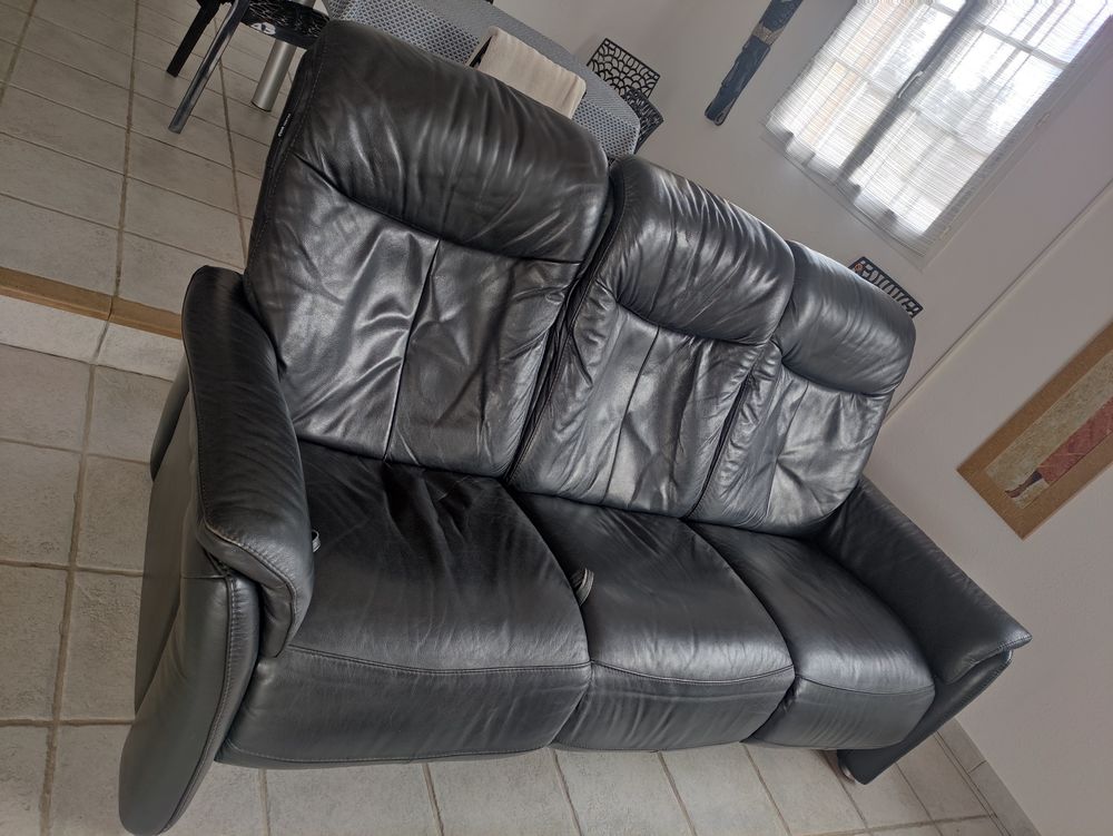 canap� 3 places cuir noir 100 Sauvian (34)