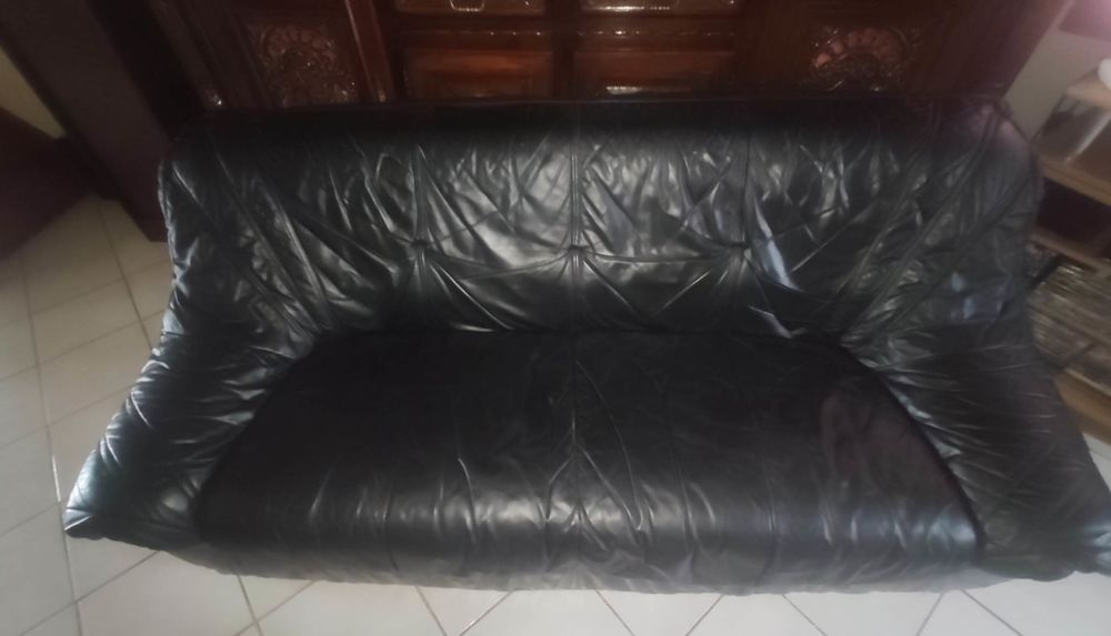canap� 3 places en cuir tres bon �tat acheter 600e . 100 Rozoy-sur-Serre (02)