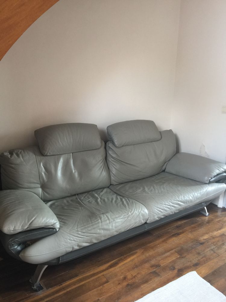 Canap� 3 places cuir  d'une grande marque 150� 150 Dordives (45)