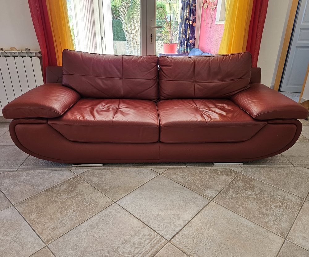 Canap� 3 places cuir luxe orgullosa rouge. 400 P�rols (34)