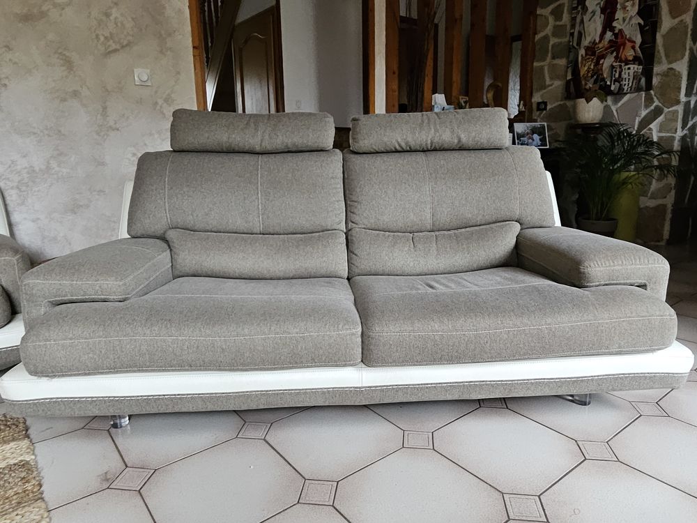 Canap� 3 places Cuir Center excellent �tat 199 Mont�vrain (77)