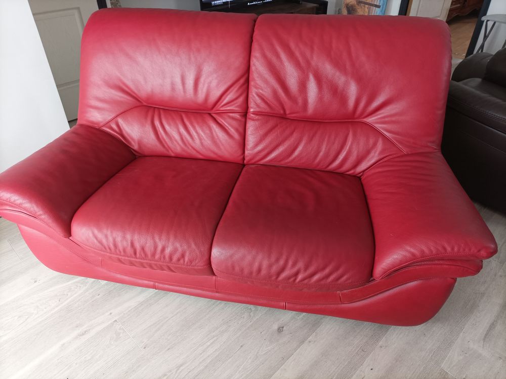 canap� 2 places cuir non simili cuir rouge bordeaux 100�
2 p 80 Saint-Michel-en-l'Herm (85)