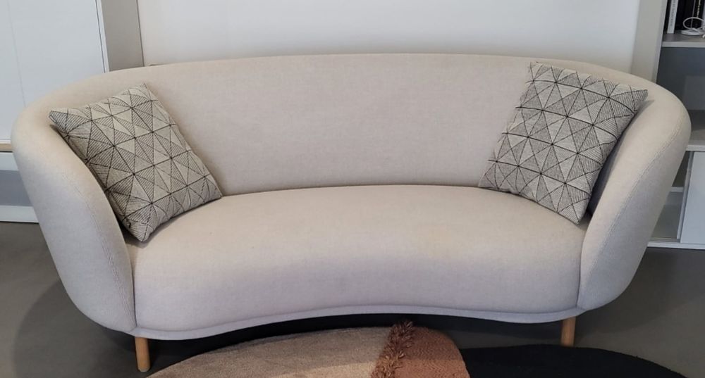 canape 2 places design 1400 Lyon 2 (69)