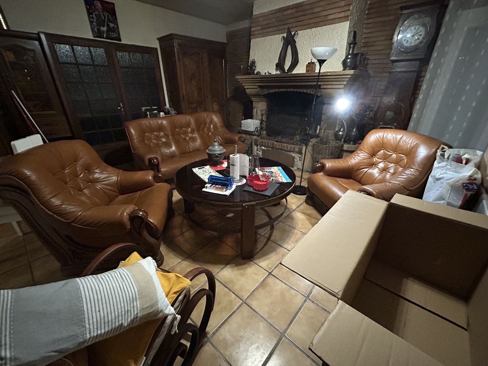 Canap� 3 places et deux fauteuils cuir et bois 150 Fenouillet (31)