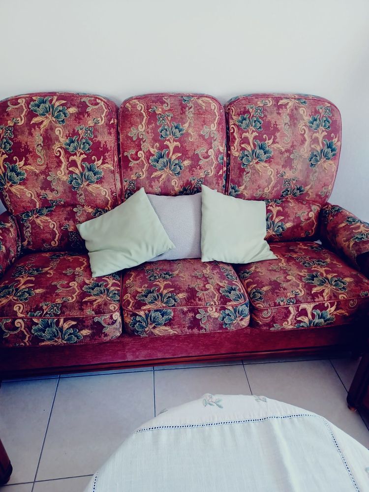 Canap� 3 places + 2 fauteuil  d'occasion Bon Etat 300 Fr�jus (83)