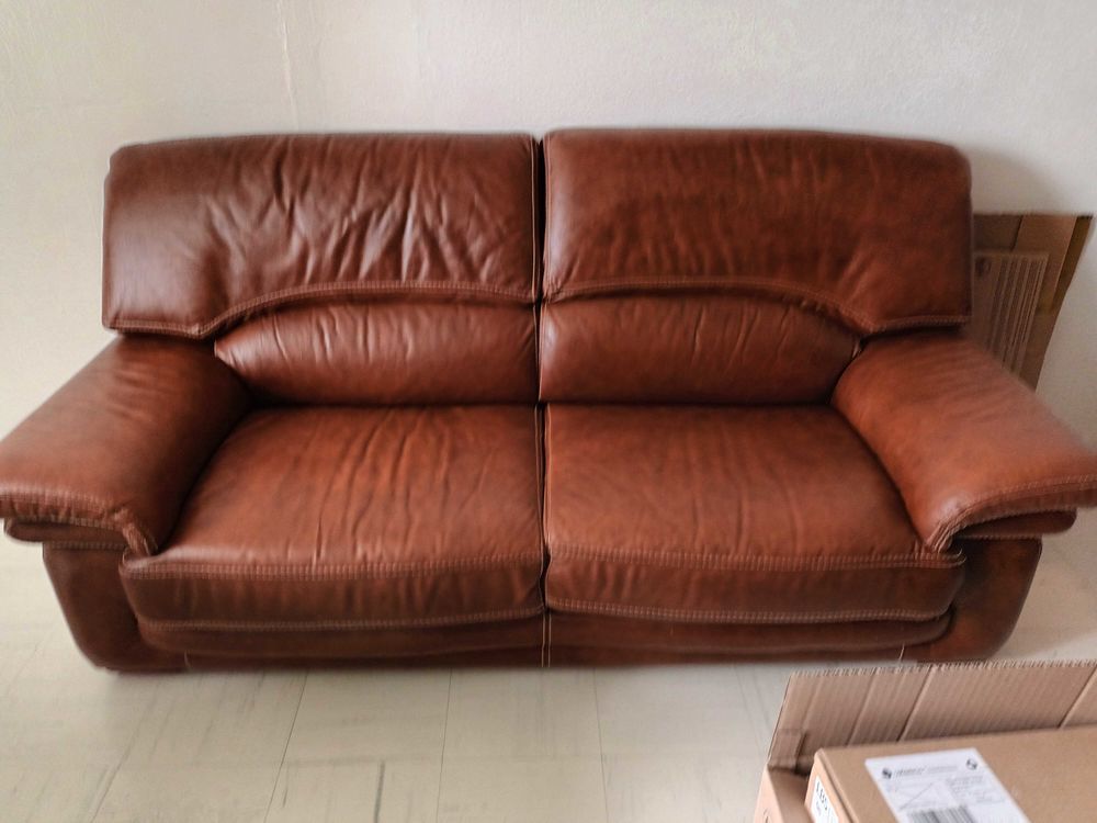 Canap� 3 places + fauteuil cuir buffle tr�s bonne qualit� 700 Colombes (92)