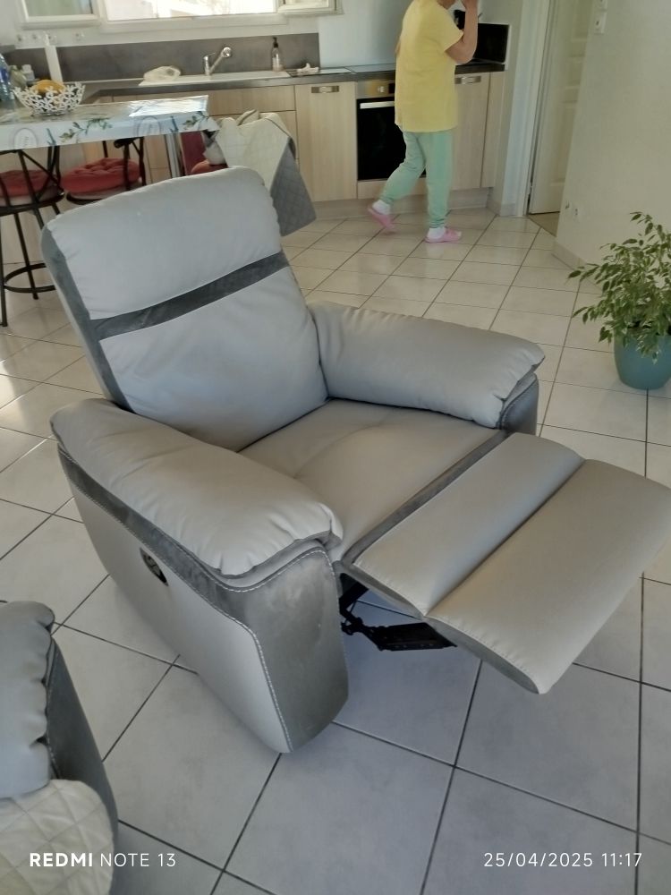 Canap� 2/3 places & fauteuil convertibles. 0 Yvrac (33)