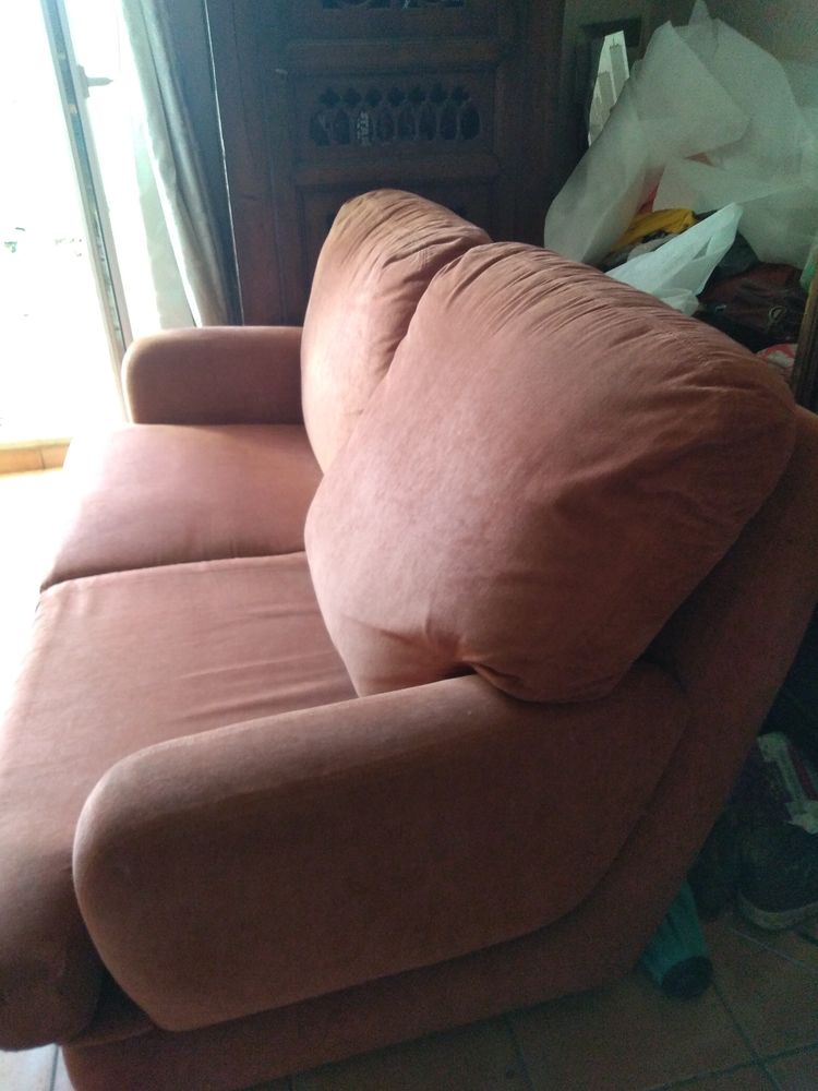 Canap� 3 places fixe velours raz couleur cuvre
50 Villiers-sur-Marne (94)