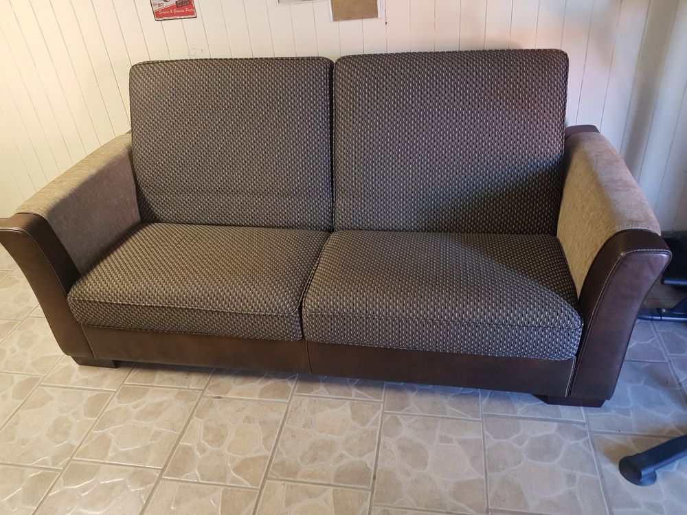 Canap� 3 places fixe 300 Berneuil (80)