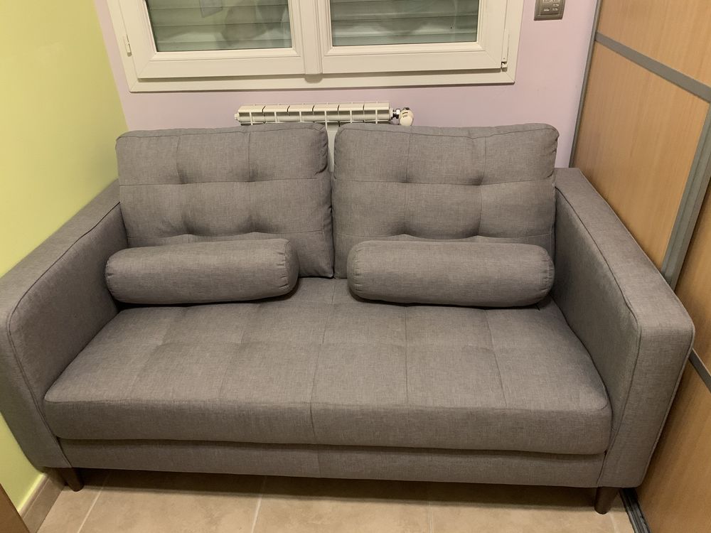 Canap� 2 places gris clair- 148 cm longueur et 80 cm largeur 170 Mardeuil (51)