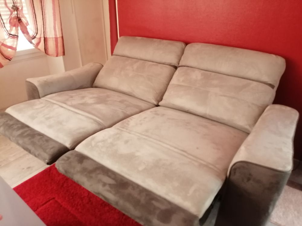  canap� 2 places, gris argent� 550 Courson-les-Carri�res (89)
