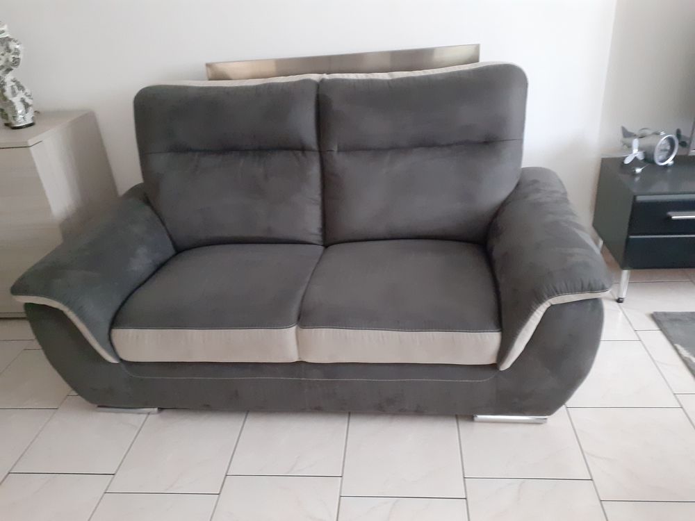 canap� 3 places moderne gris et gris claire 170 �leu-dit-Leauwette (62)