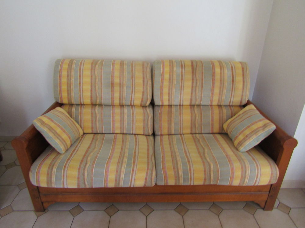 canap� 3 places plus 1 fauteuil 0 Saint-Hilaire-du-Bois (17)