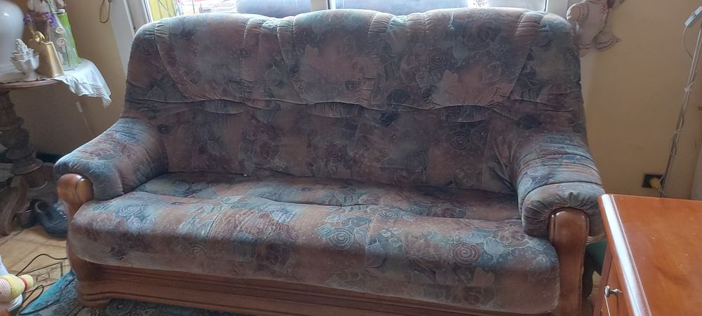 CANAPE 3 PLACES  ET POUF ASSORTI 100 Menucourt (95)