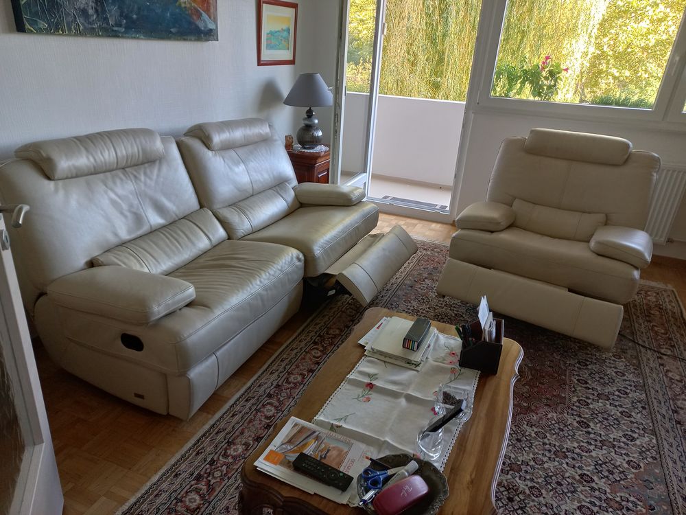 Canapé 3 places relaxe plus fauteuil relaxe électrique cuir 150 Schiltigheim (67)