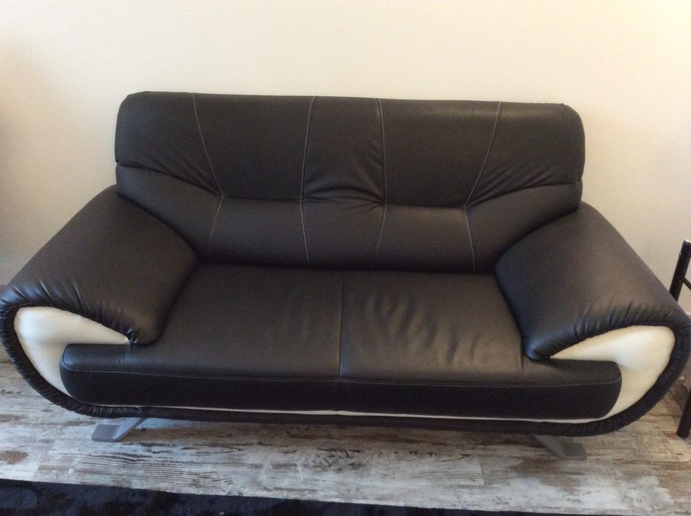 Canap� 3 places similicuir noir 230 Langon (33)