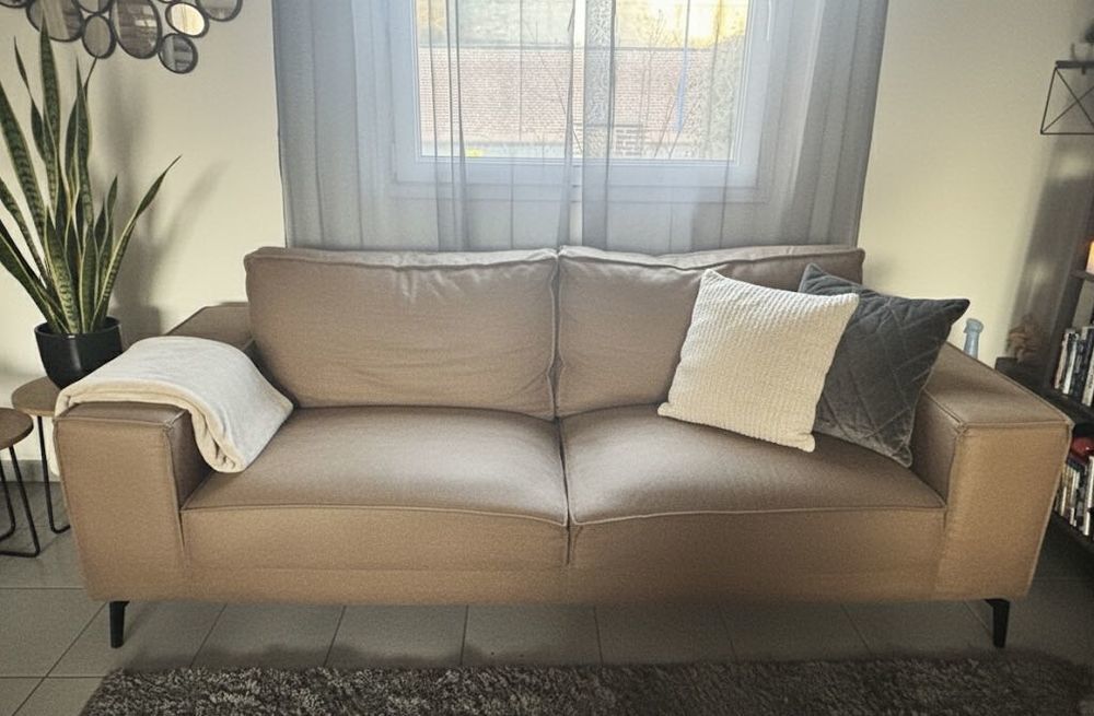 Canap� 3 places en su�dine marron effet vieilli - 210 x 90 cm - Bon �tat g�n�ral 200 Saleux (80)