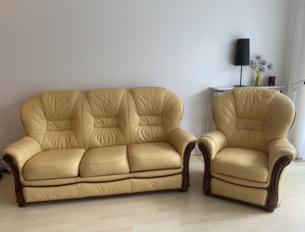 Canap� 3 places tr�s bon �tat et fauteuil 150 La Rochelle (17)