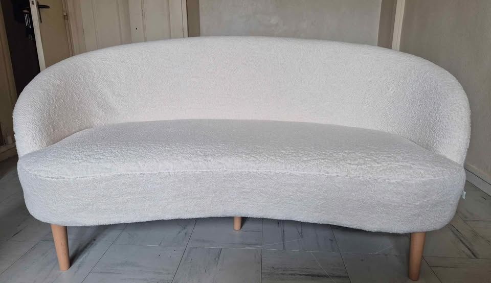 Canap� 2/3 places type bouclette 280 La Verri�re (78)