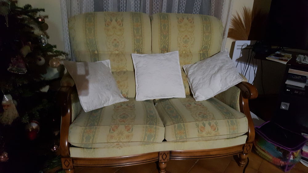 canap� 2 places 25 Avernes (95)