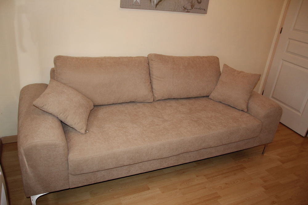 Canap� 3 places 550 Petosse (85)