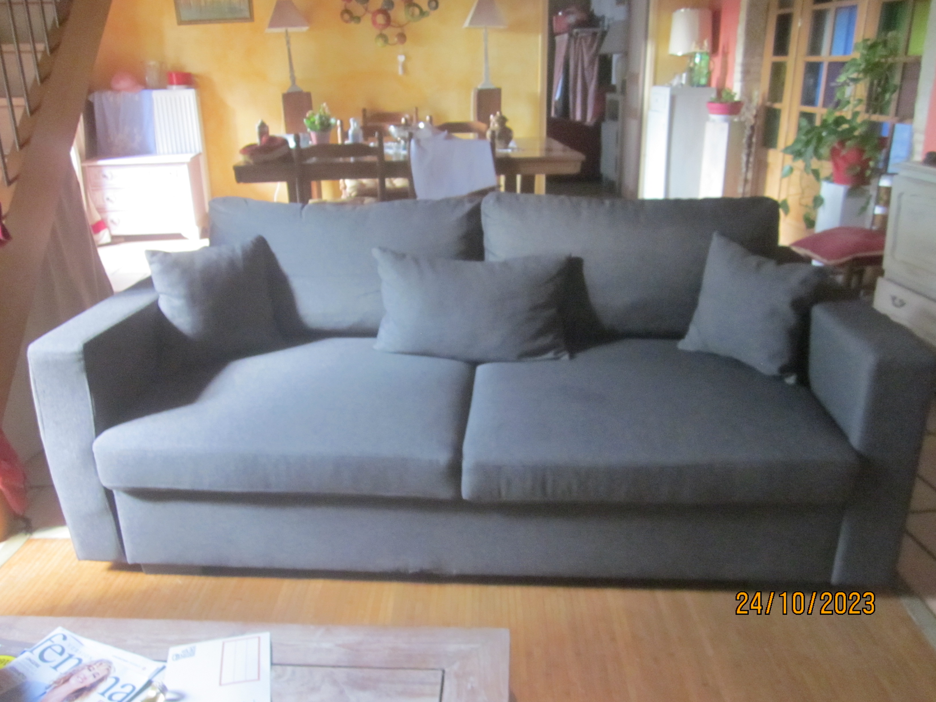 canap� 3 places 250 Cours-les-Bains (33)