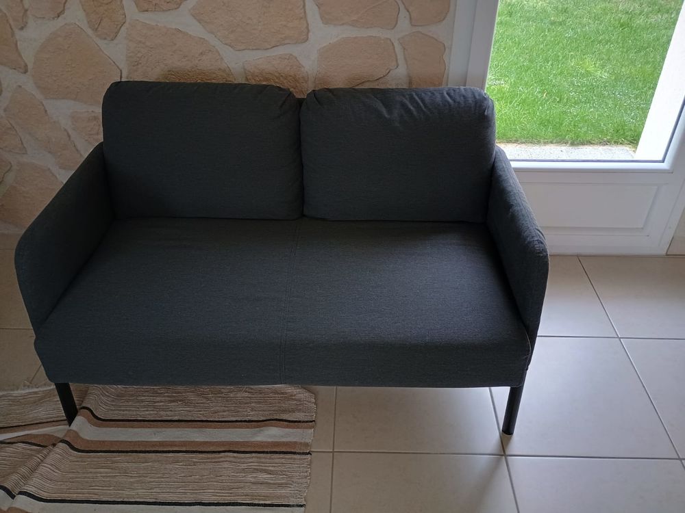 Canap� 2 places 50 Montigny-l�s-Cormeilles (95)