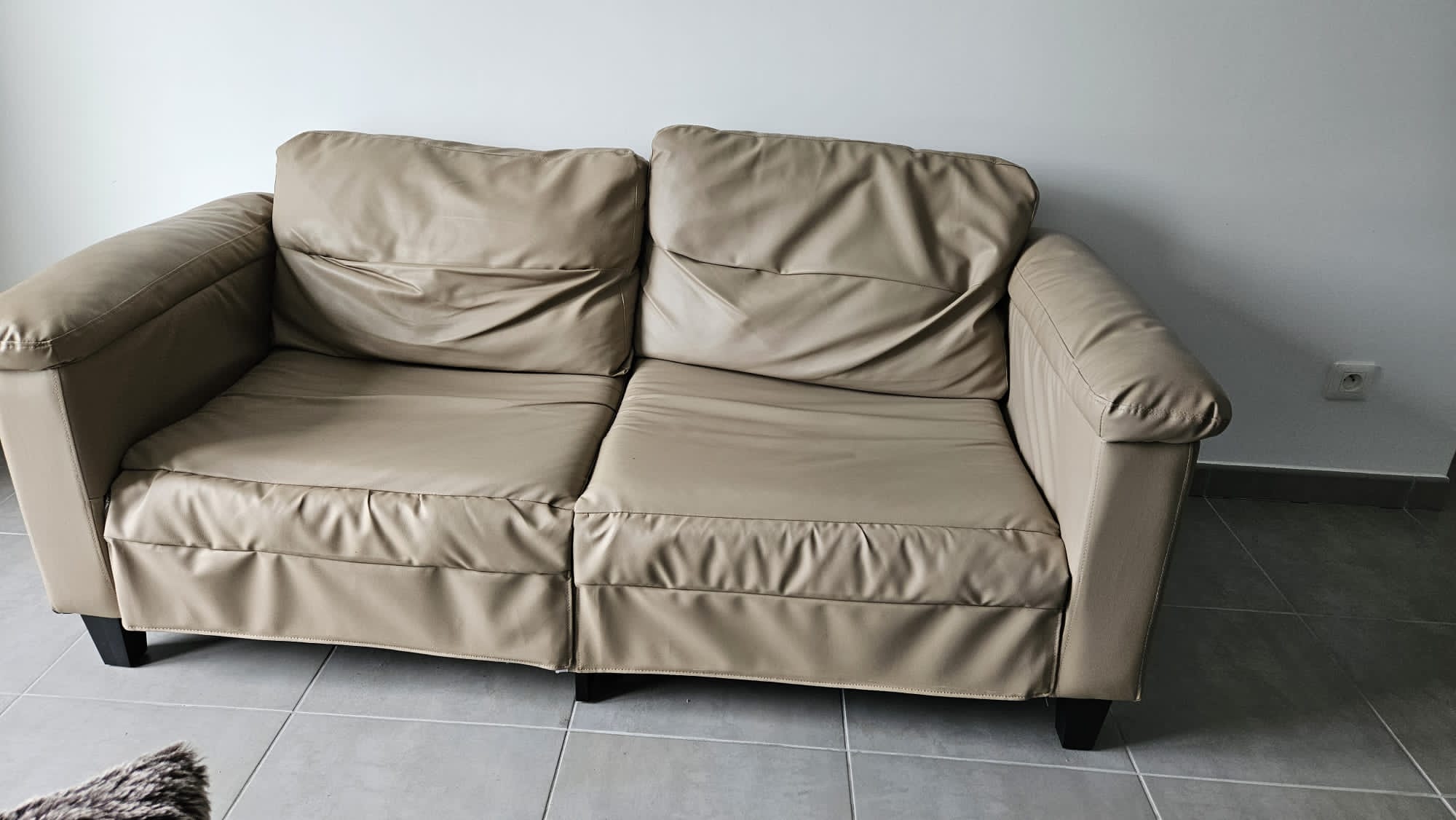 Canap� 2 places 70 Sainte-Genevi�ve-des-Bois (91)