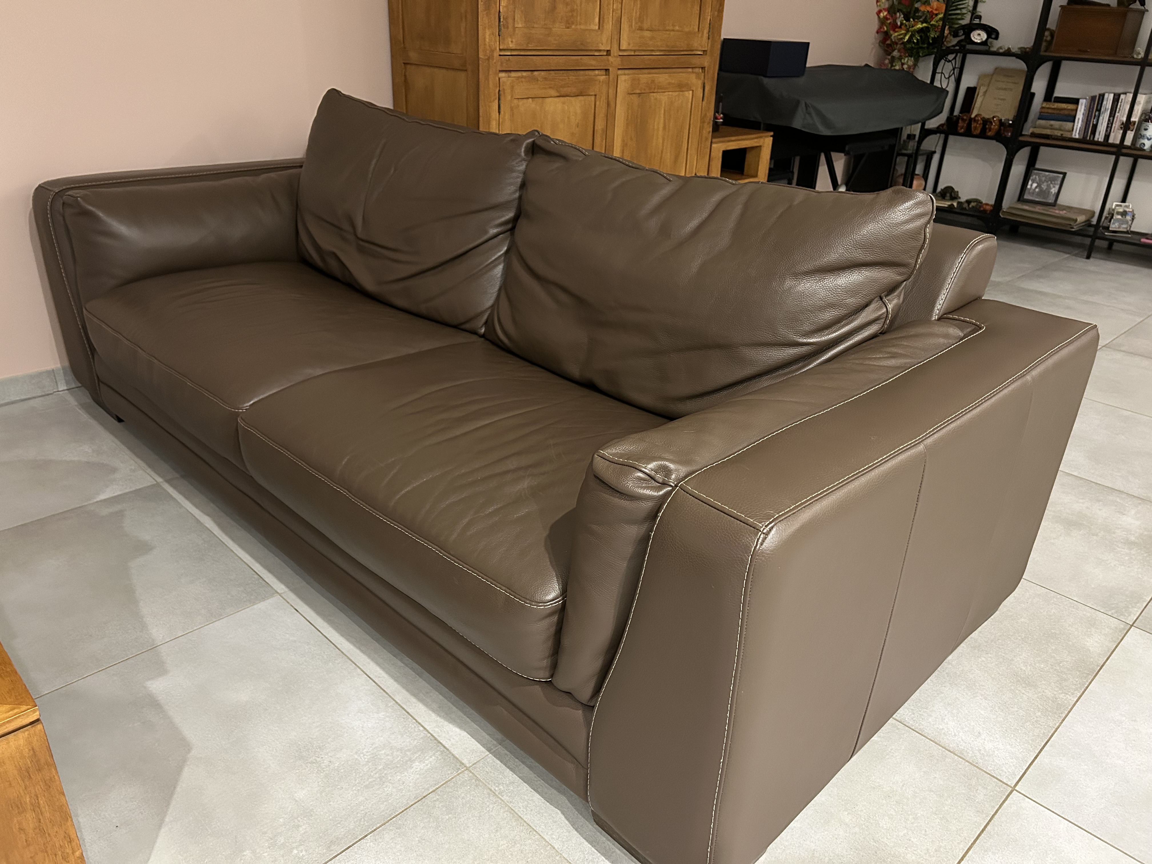 Canap� 2/4 places 0 Jujurieux (01)