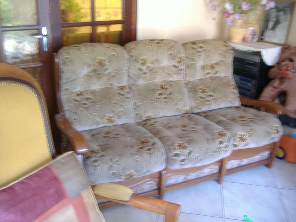 canape  lit  3 places 120 Vieux-Charmont (25)