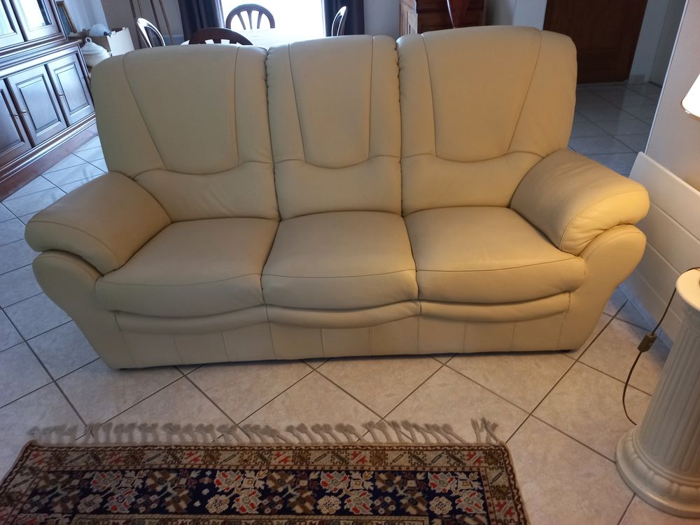 Canap� 3 places 200 Frontignan (34)