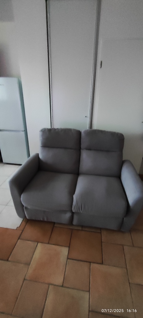 Canap� 2 places 120 Pontault-Combault (77)
