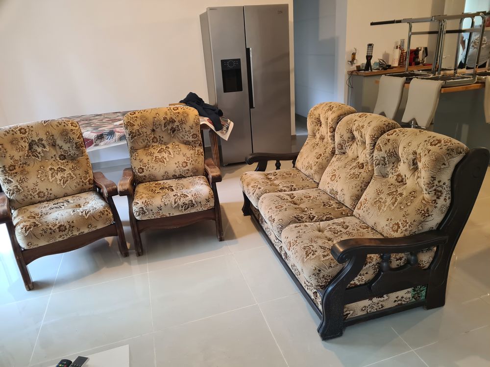 Canap� plus deux fauteuils 50 Les Cluses (66)