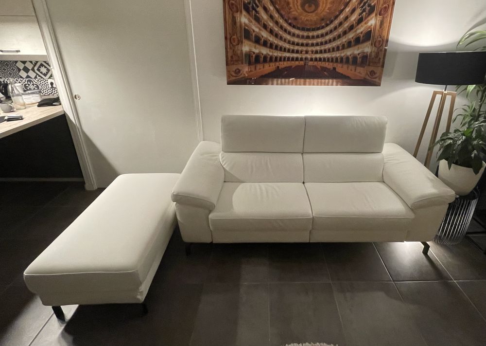 Canap� poltronesofa en cuir blanc avec sa m�ridienne 1200 Sainte-Foy-l�s-Lyon (69)