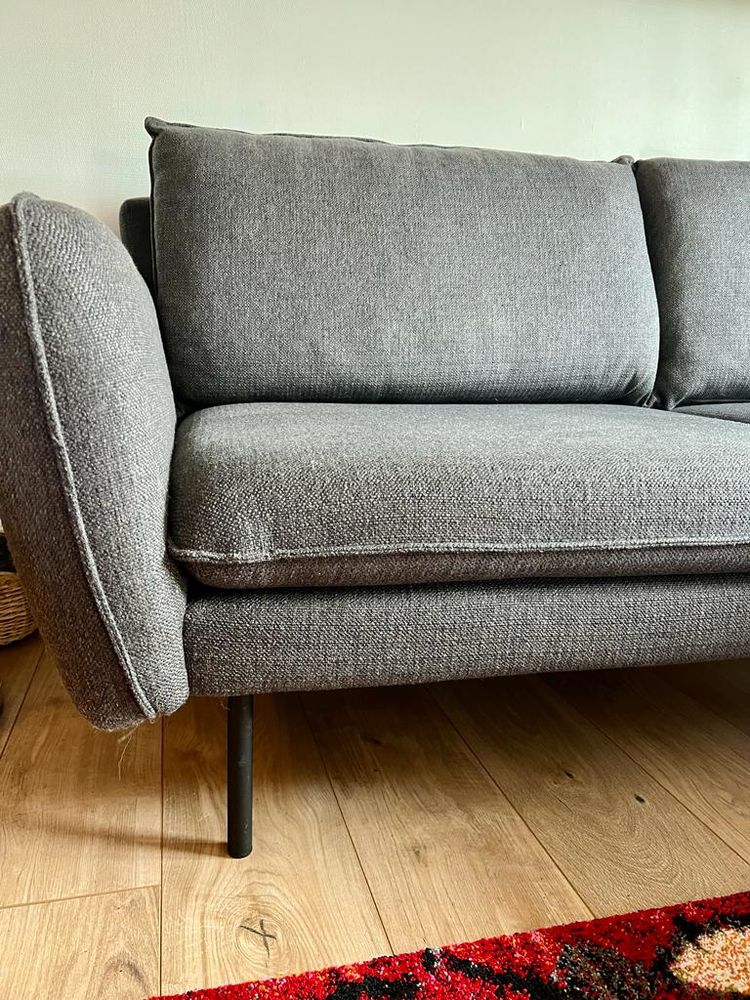 Canap� + Pouf tr�s bon �tat 700 Saint-Genis-les-Olli�res (69)