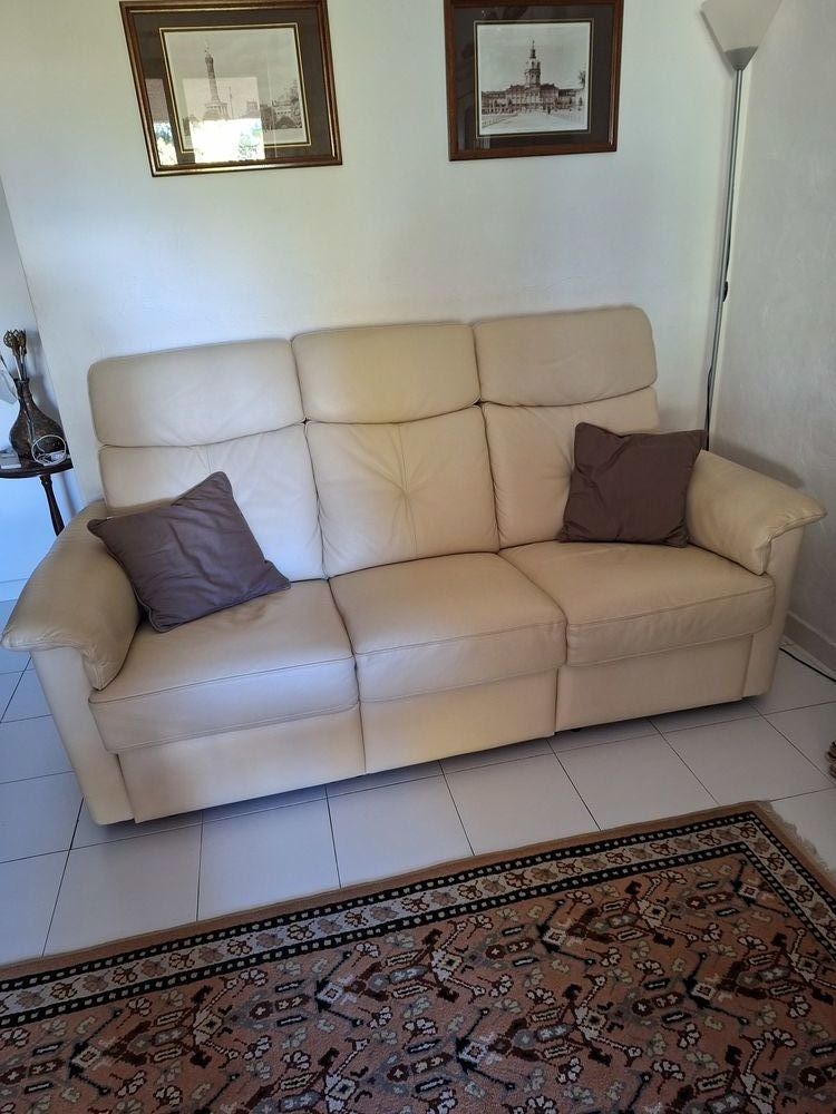 Canap� relax manuel 3 places cuir beige 100 Saint-Rapha�l (83)