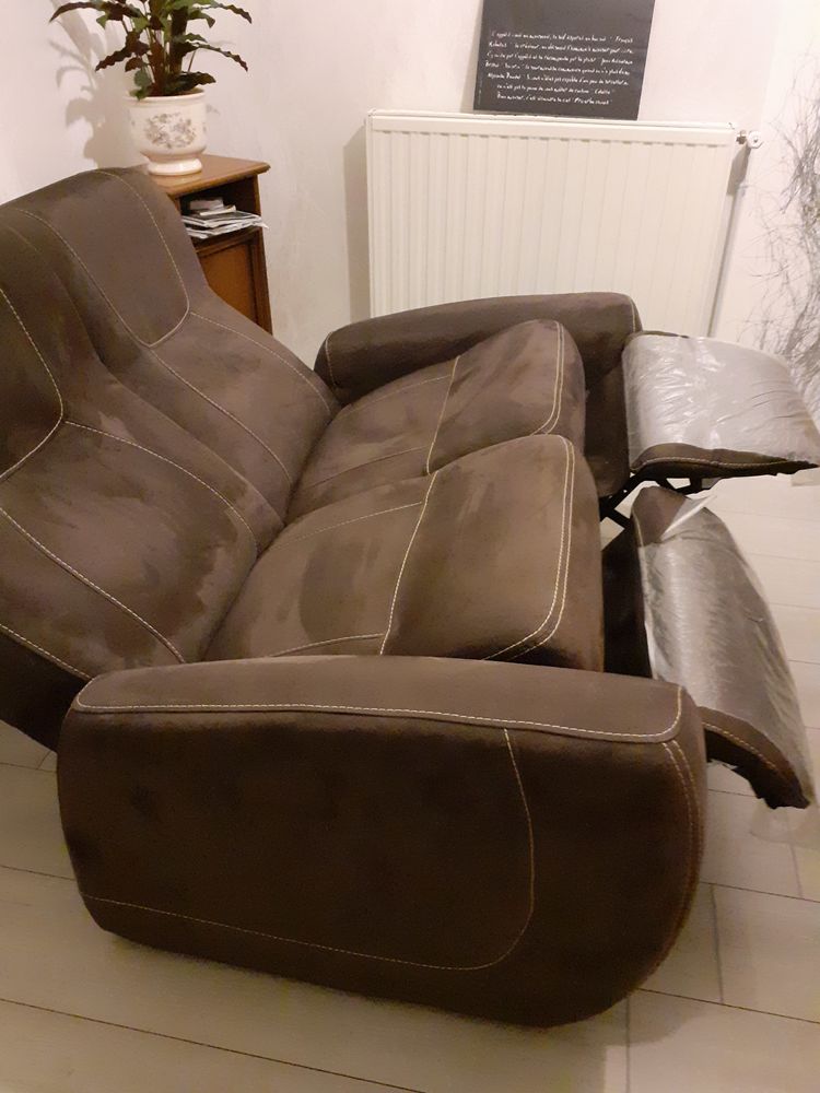 Canap� ? relaxation tres confortable. 200 Saint-Denis-de-Cabanne (42)