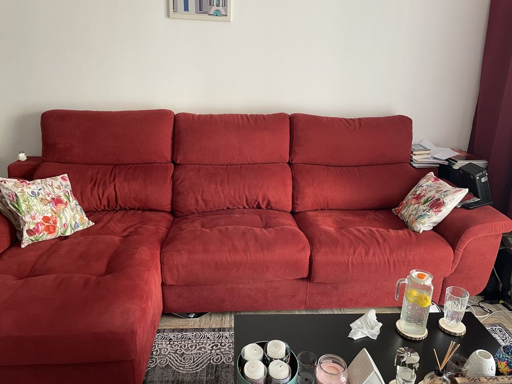 Canap� rouge italien 1200 Le Cannet (06)