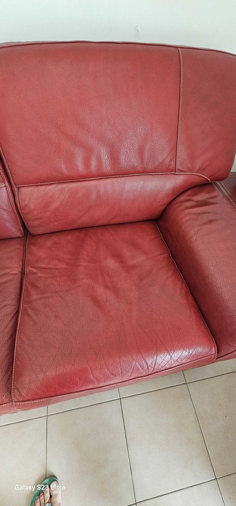 Canap� rouge 2/3 places 50 Vic-la-Gardiole (34)