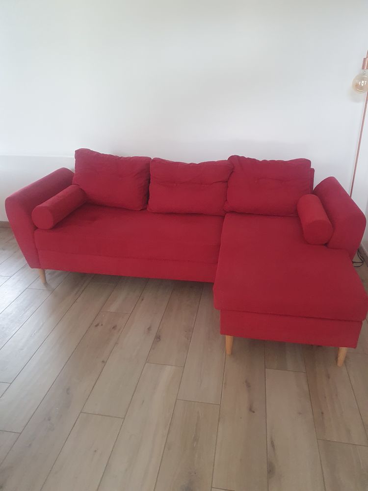un canap� rouge en tissu avec m�ridienne 120 Redon (35)