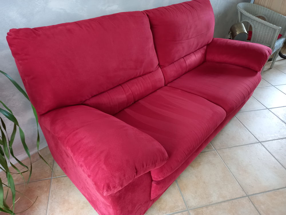 Canap� Rouge 150 Sarras (07)