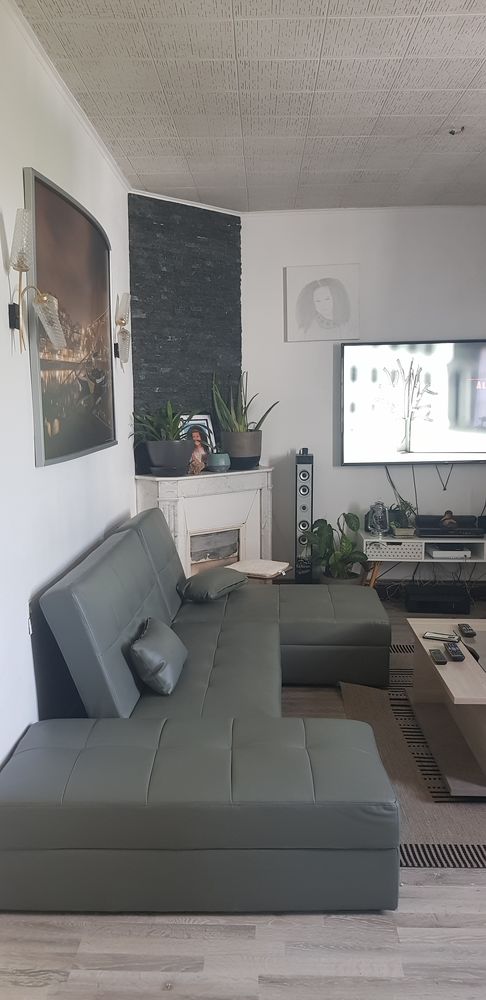 Canape lit en simili cuir tout neuf il a 4 jours!!!
315 Saint-Fargeau-Ponthierry (77)