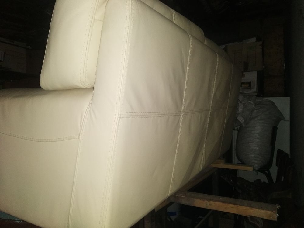 Canap� simili cuir beige 250 Cosne-Cours-sur-Loire (58)