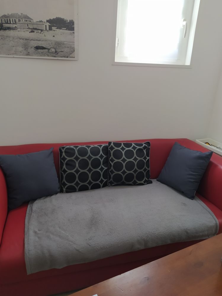 Canap� simili rouge 90 La Tranche-sur-Mer (85)