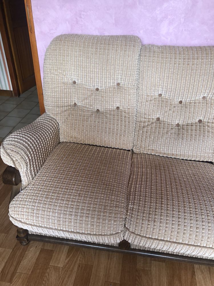 Canap� tissus beige 150 Saint-Denis-de-Pile (33)